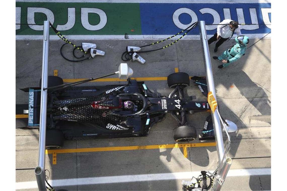 Sensationssieg von Gasly - Ferrari-Totalschaden im Chaos Lewis Hamilton kämpfte sich nach einer Aufholjagd als Siebter noch in die Punkte zurück. Foto: Mark Thompson/Getty Pool/AP/dpa