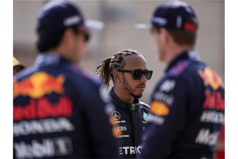 Lewis Hamilton (M.) will seinen Titel erfolgreich verteidigen. Foto: James Gasperotti/ZUMA Wire/dpa