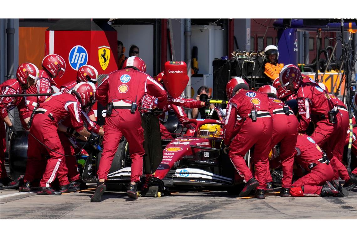 Verstappens Meisterklasse zum Red-Bull-Jubiläum Lewis Hamilton verbesserte sich bei seinem ersten Ferrari-Heimspiel noch von Startplatz zwölf auf Rang vier.