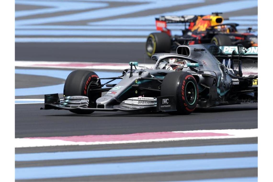Mercedes-Piloten auch im Abschlusstraining überlegen Lewis Hamilton wurde im Abschlusstraining Zweiter. Foto: Claude Paris/AP