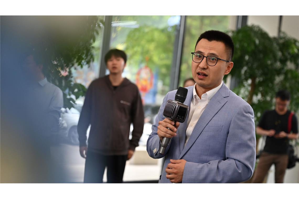 Vom Labor in die Realität: Wo China Roboter einsetzen will Liang Liang geht nicht davon aus, dass Roboter Menschen Arbeitsplätze streitig machen.
