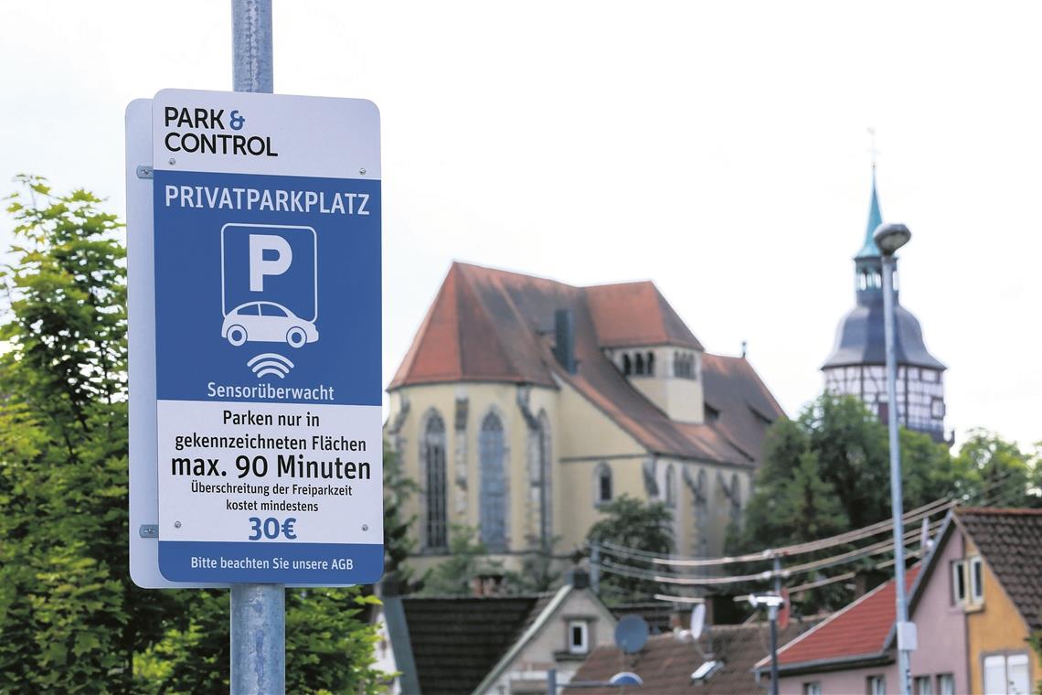 Wer auf Privatparkplätzen parkt, zahlt