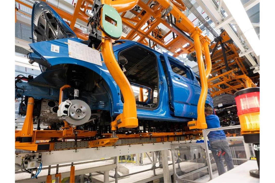 Materialmangel: Industrieproduktion gibt stark nach Lieferengpässe bremsen die deutsche Industrie und belasten Ökonomen zufolge die Konjunkturerholung in Europas größter Volkswirtschaft. Foto: Julian Stratenschulte/dpa
