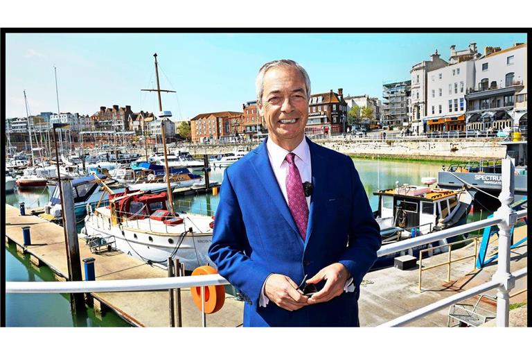 Liegt mit Reform UK vorne: Nigel Farage auf Wahlkampf.