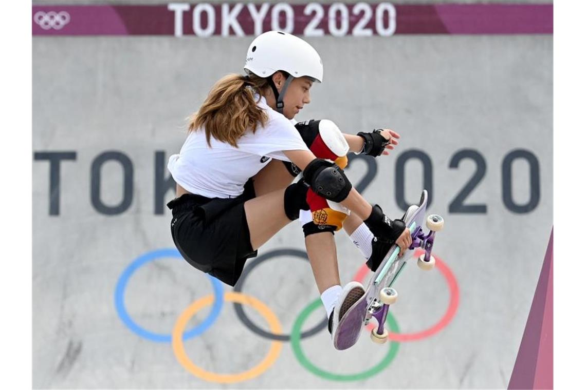Das war die Olympia-Nacht Lilly Stoephasius kam im Skateboard-Park auf den neunten Platz. Foto: Marijan Murat/dpa