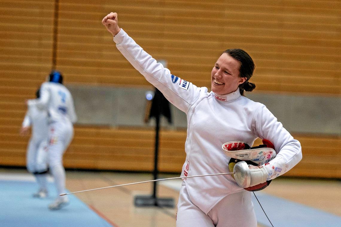 Lina Zerrweck bejubelt bei der deutschen Meisterschaft den dritten Platz. Foto: Jan von Uxkull-Gyllenband