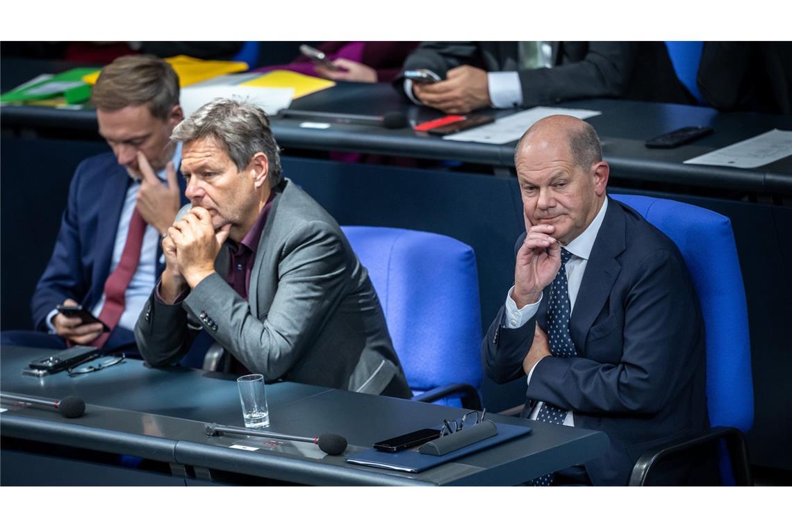 Wie das Ampel-Aus zum Meme wird Lindner, Habeck und Scholz (von links nach rechts) sind politisch am Ende, das Internet scheint gerade erst mit ihnen anzufangen.