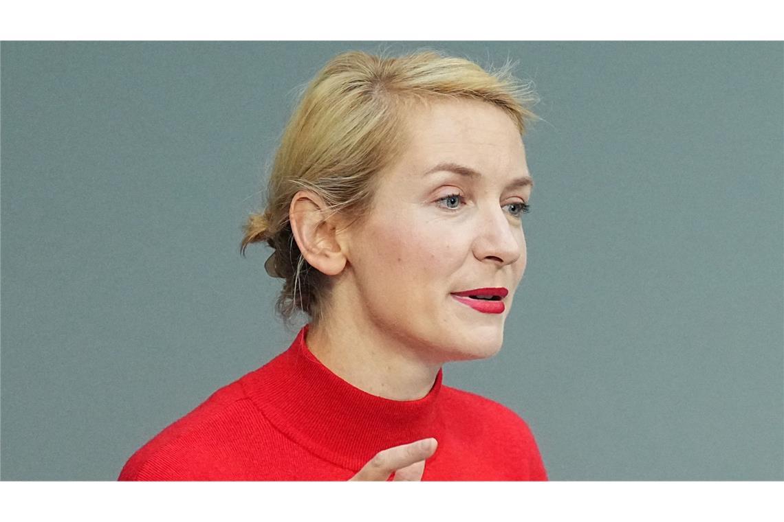 Linke lehnt Sondersitzung des Bundestags ab Linke-Parteichefin Ines Schwerdtner (Archivfoto)