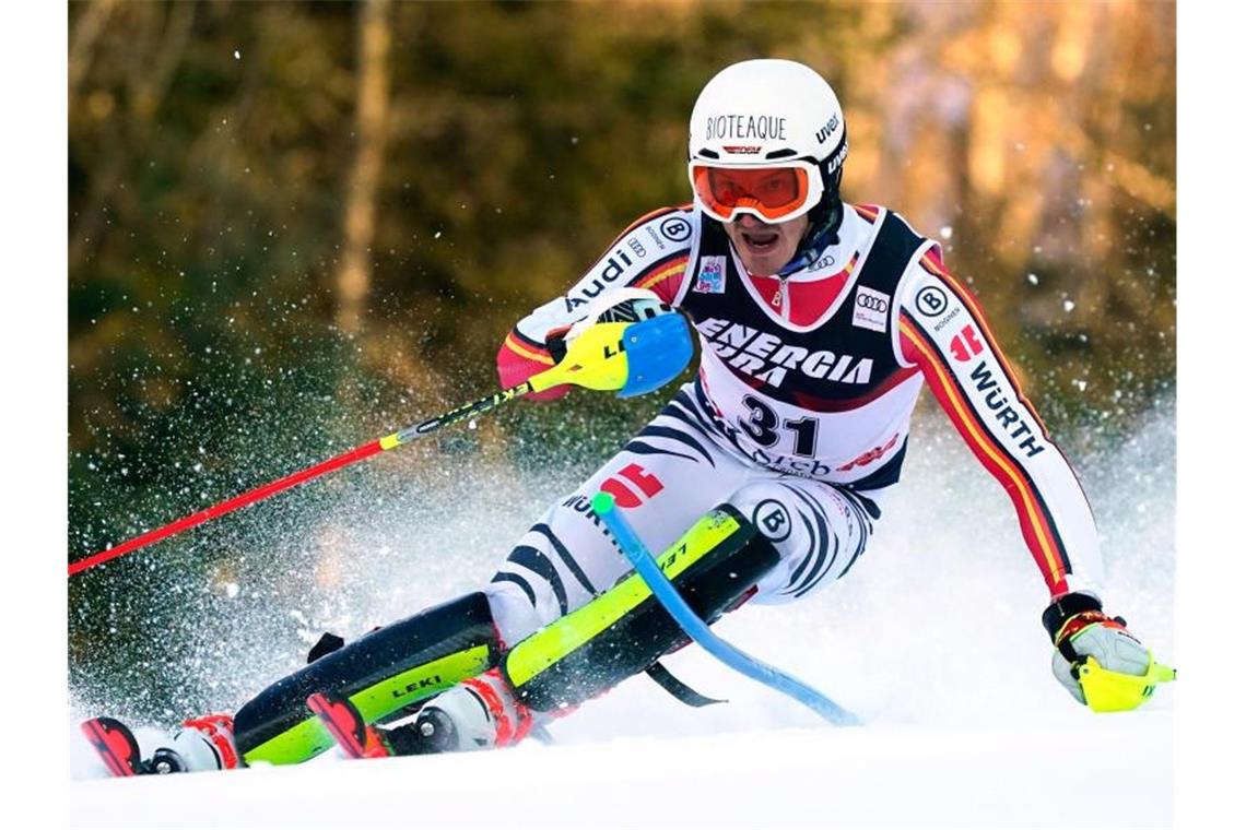Straßer überzeugt als Slalom-Siebter in Zagreb Linus Straßer fuhr in Zagreb im ersten Durchgang überraschend auf Rang drei. Foto: Giovanni Auletta/AP/dpa