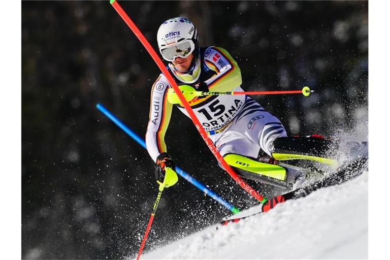 Linus Straßer verpatzte bei seinem ersten Slalom-Durchgang alle Chancen. Foto: Michael Kappeler/dpa