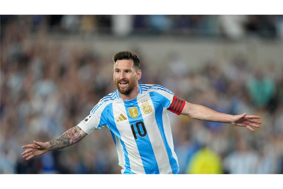 Lionel Messi lässt seine WM-Teilnahme bislang offen. (Archivbild)