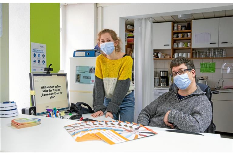 Lisa-Marleen Urschel und Simon Maier vom Kreisjugendring arbeiten an dem Projekt „Rems-Murr-Kreis für alle“ mit. Foto: A. Becher