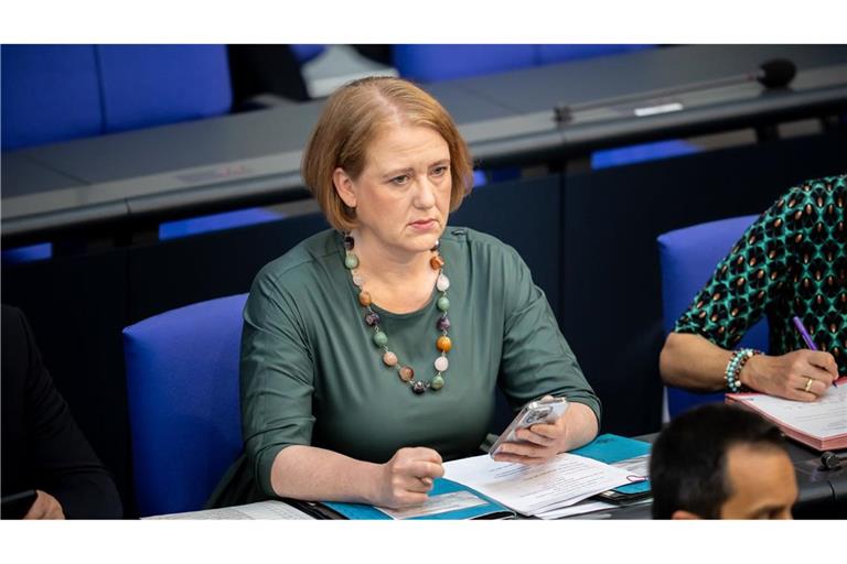 Lisa Paus auf der Regierungsbank im Bundestag