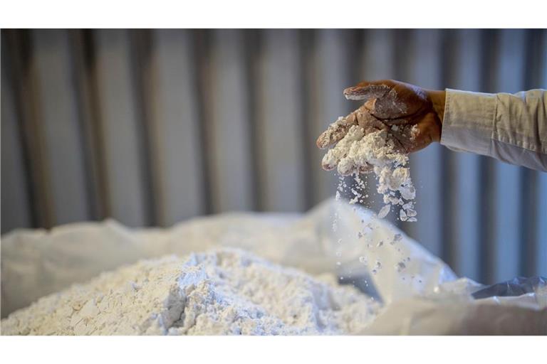 Lithium in einer chilenischen Verarbeitungsanlage. Dieser und viele andere Rohstoffe haben sich im ersten Quartal stark verteuert. (Symbolbild)