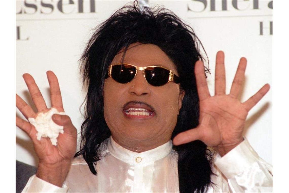 Rock'n'Roll-Miterfinder Little Richard gestorben Little Richard, der Miterfinder des Rock'n'Roll, starb im Alter von 87 Jahren. Foto: picture alliance / Uta Rademacher/dpa