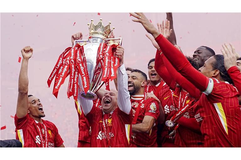 Liverpool feiert den Titel.