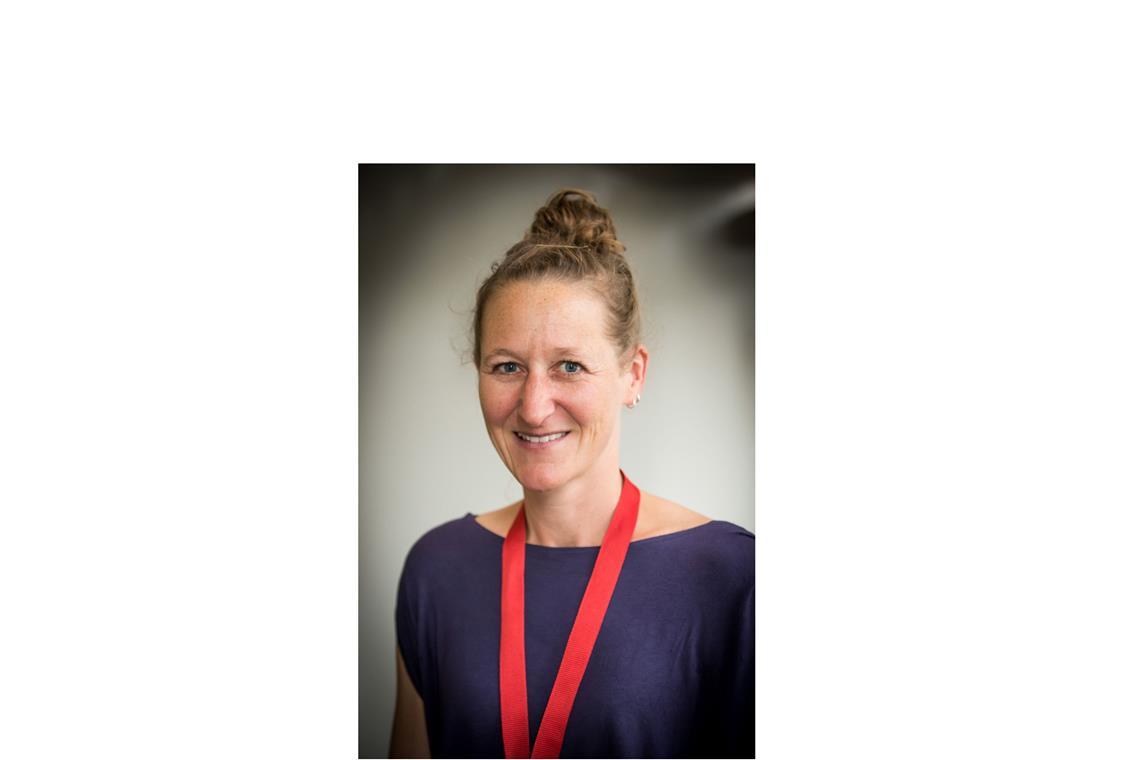 Liza Heilmeyer, Mitgründerin und Geschäftsführung bei Birk Heilmeyer und Frenzel Architekten sowie Landesvorsitzende des Bundes deutscher Architektinnen und Architekten Baden-Württemberg: „Ich bin keine Freundin von Negativdebatten dieser Art, deswegen möchte ich auf eine Auswahl des hässlichsten Gebäudes oder des hässlichsten Platzes gerne verzichten. Viele vermeintlich hässliche Gebäude oder Orte, in denen es durchaus etwas zu entdecken gibt, verschwinden für belanglose bestenfalls modische Nachfolgeprojekte, diese stören mich am meisten.“
