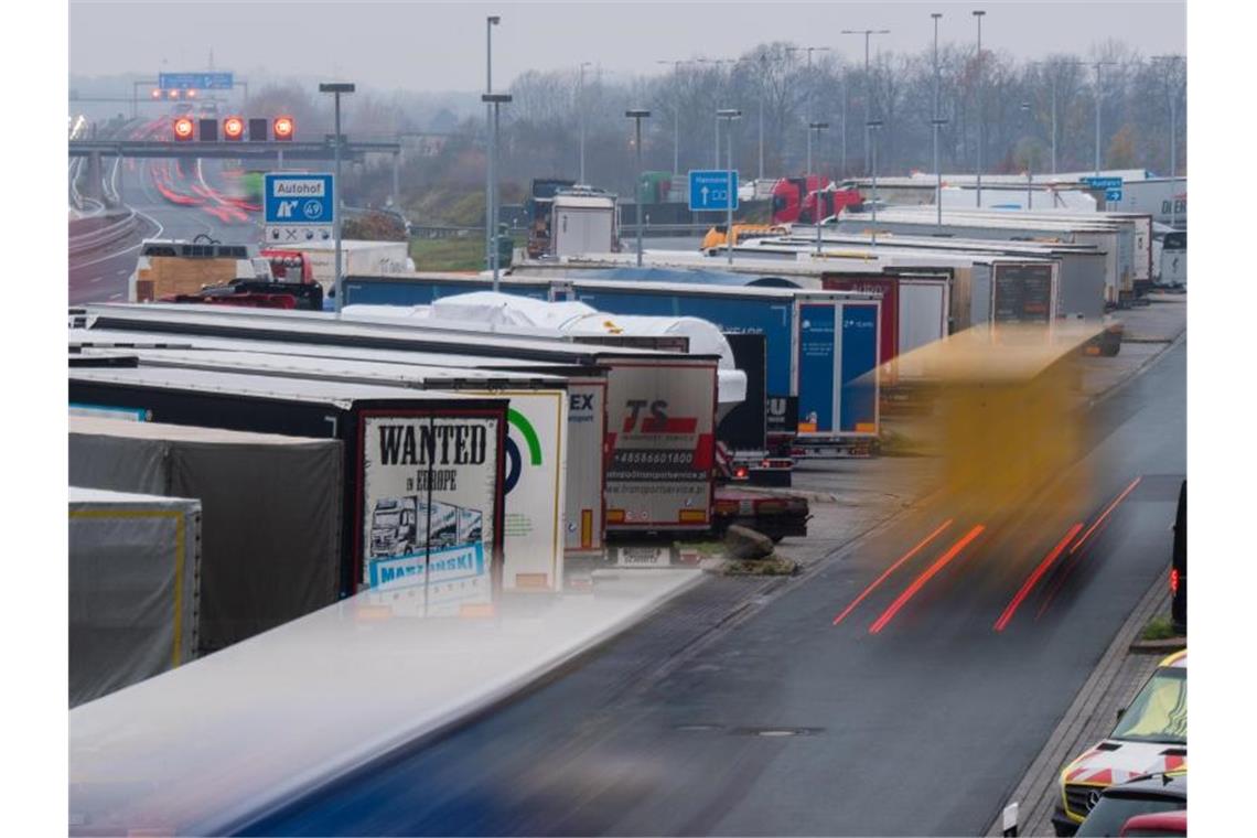 Lastwagen mit Corona-Impfstoffen dürfen auch sonntags fahren