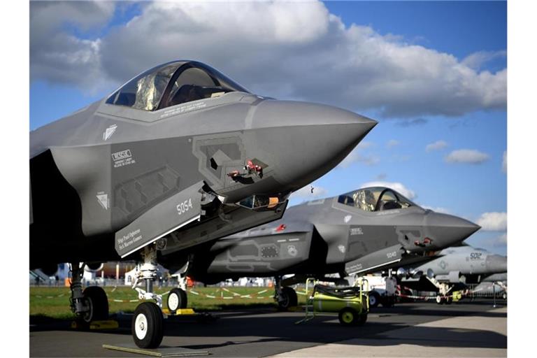 Lockheed Martin F-35 Tarnkappen Mehrzweck Kampfjet der USA auf der Raumfahrtausstellung (ILA) in Berlin. Die USA sind der dominierende Akteur unter den Waffenexporteuren. Foto: Britta Pedersen/dpa-Zentralbild/dpa