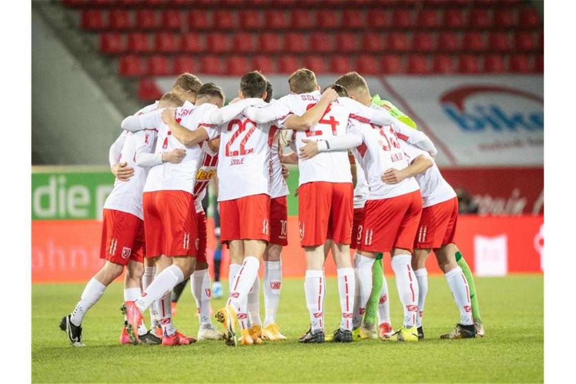 Löste eine Teambesprechung den Corona-Ausbruch bei Jahn Regensburg aus?. Foto: Matthias Balk/dpa