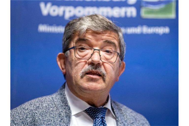 Lorenz Caffier war nach Bekanntwerden der Pistolen-Affäre 2020 als Innenminister von Mecklenburg-Vorpommern zurückgetreten. Foto: Jens Büttner/dpa-Zentralbild/dpa