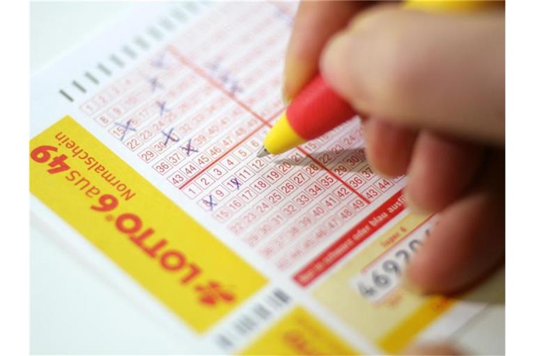 Lotto wird teurer: Preis soll ab Herbst 2020 steigen. Foto: Jens Wolf/dpa-Zentralbild/dpa
