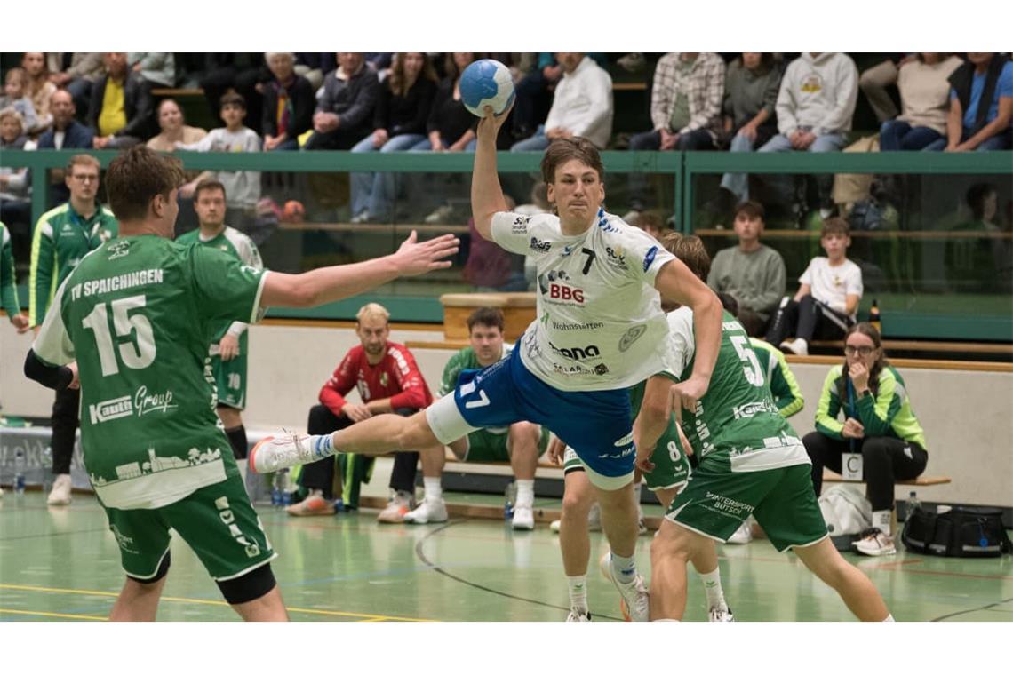Lowis Englert überzeugt mit der HSG Böblingen/Sindelfingen im Topspiel gegen den TV Spaichingen.