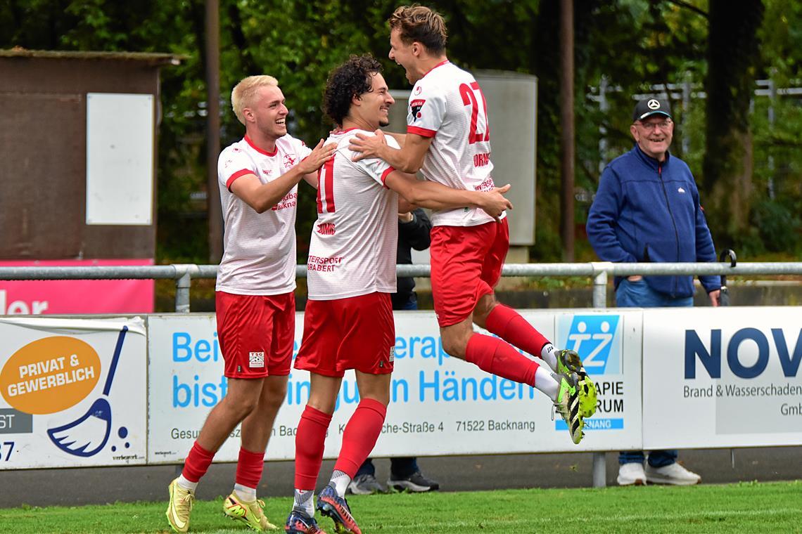 Luca Battista, Fabijan Domic, Lukas Hornek (von links) und die TSG haben derzeit viel Grund zum Jubeln. Foto: Tobias Sellmaier