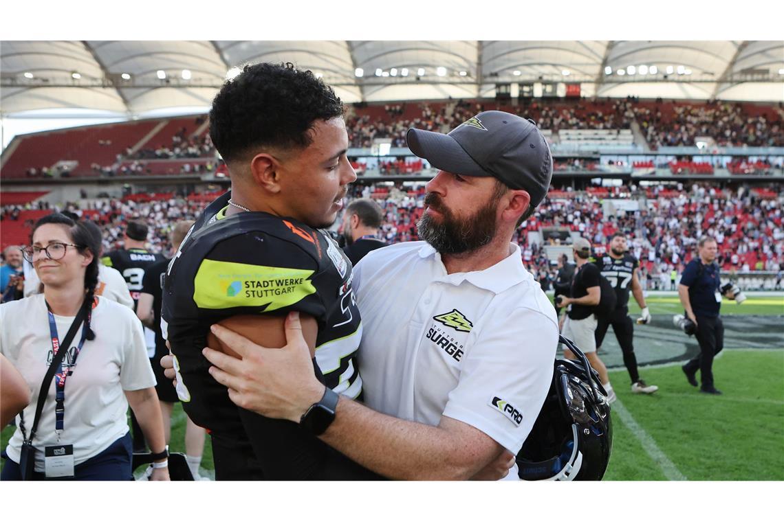 Luca Siebert (25), Linebacker seit 2023: „Die Lage ist richtig mies, wir Spieler hatten bei dem Meeting am Sonntag auf gute Nachrichten gehofft. Ich wäre in Stuttgart geblieben, das Teamgefüge hier war super. Wie es jetzt weitergeht, weiß ich noch nicht. Es gab ein, zwei Kontakte mit anderen Clubs, aber nichts Konkretes. Ich will auch nächste Saison Football spielen, am liebsten zusammen mit möglichst vielen Stuttgarter Jungs.“