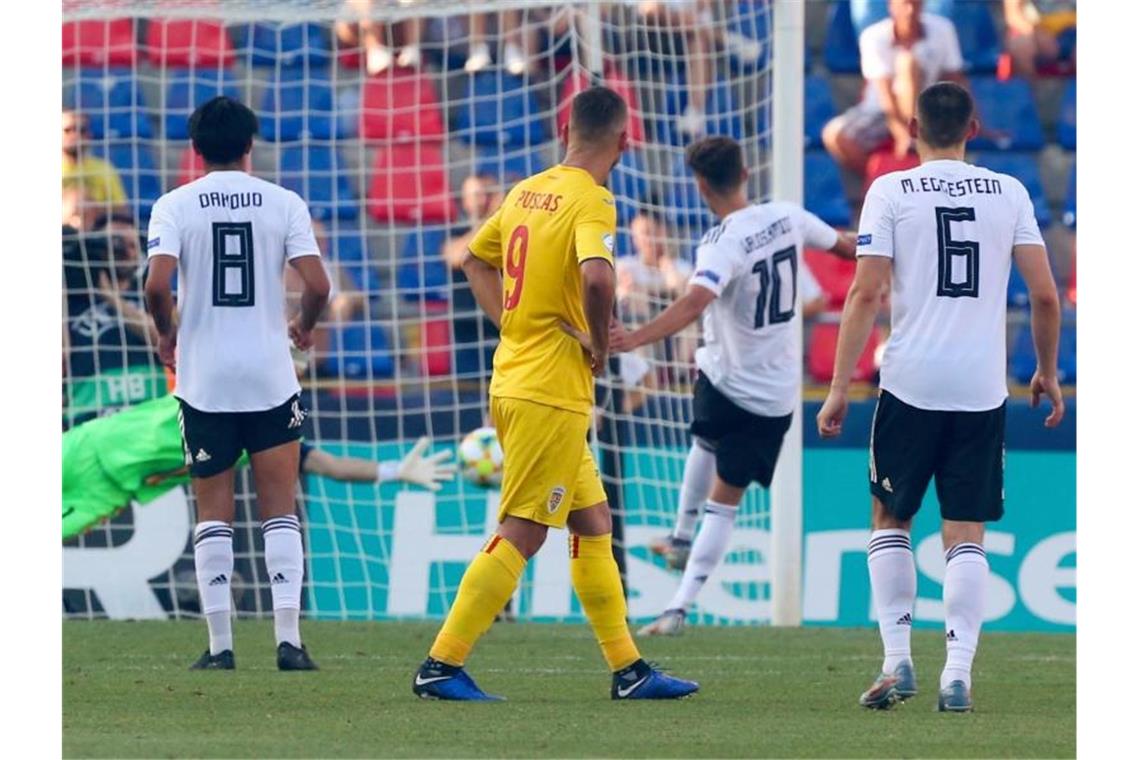 Deutschlands U21-Fußballer im EM-Finale gegen Spanien Luca Waldschmidt (2.v.r.) erzielt das Tor zum 2:2. Foto: Cezaro De Luca