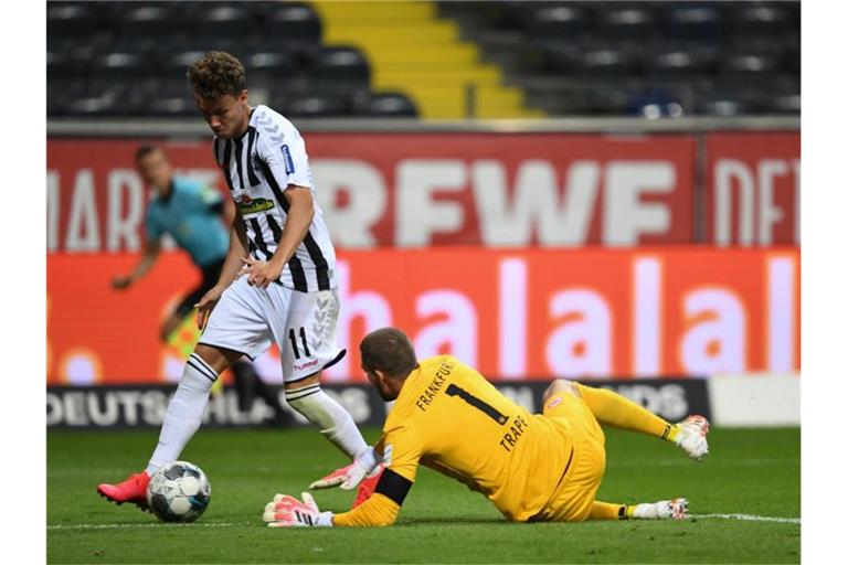 Luca Waldschmidt (l) kehrt gegen Borussia Mönchengladbach in die Startelf des SC Freiburg zurück. Foto: Arne Dedert/dpa-Pool/dpa