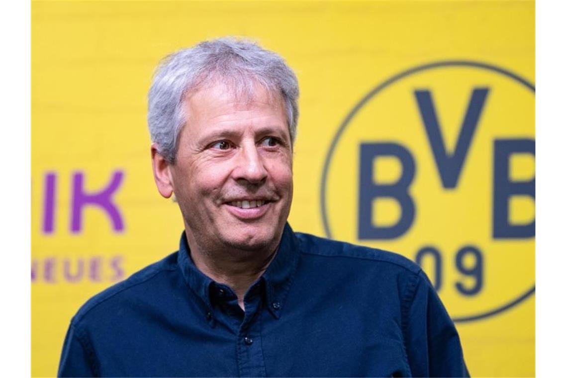 Lucien Favre hat seinen Vertrag als Trainer beim BVB vorzeitig verlängert. Foto: Guido Kirchner