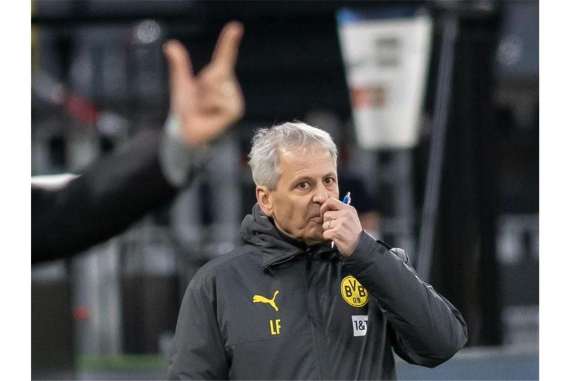 Vorweihnachtliches Beben beim BVB: Aus für Trainer Favre Lucien Favre musste als BVB-Trainer gehen. Foto: Bernd Thissen/dpa