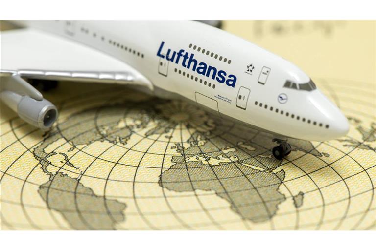 Lufhansa-Piloten stimmen über einen Arbeitskampf ab. (Archivbild)