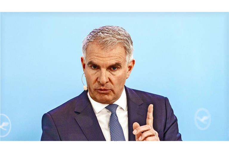 Lufthansa-Chef Carsten Spohr hat die Bundesregierung zum entschlossenen Handeln gegen Drohnenflüge über deutschen Flughäfen aufgerufen. (Archivbild)