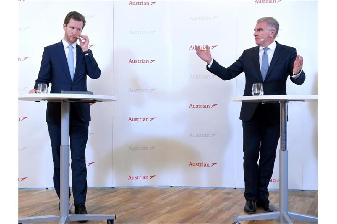 600-Millionen-Rettungspaket für Lufthansa-Tochter AUA Lufthansa-Chef Carsten Spohr (r) und AUA-Vorstand Alexis von Hoensbroech. Foto: Roland Schlager/APA/dpa