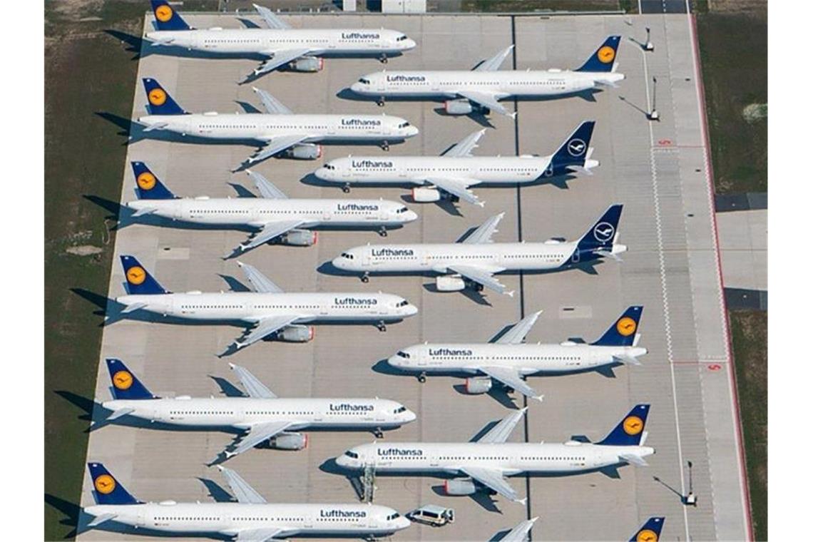 Lufthansa-Maschinen parken am zukünftigen Hauptstadtflughafen BER. Foto: Tino Schöning/dpa-Zentralbild/dpa