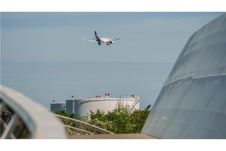 Lufthansa verspricht Passagieren sicheres Kerosin.