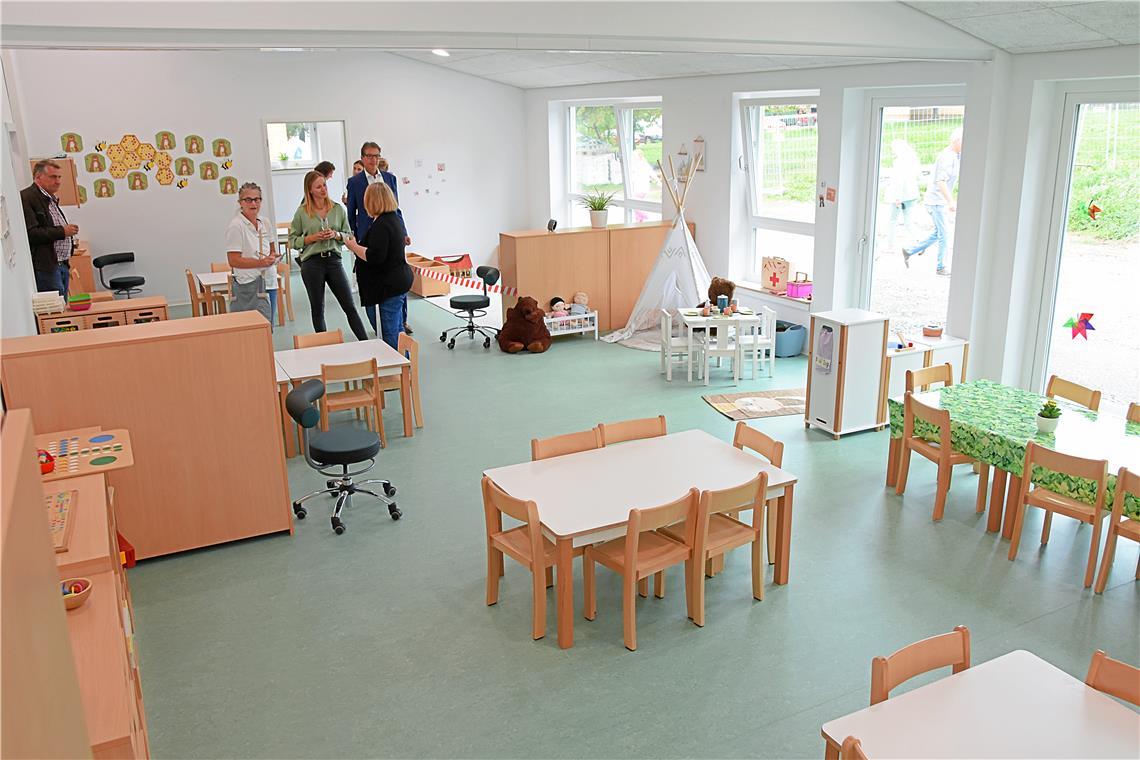 Platz zum Spielen, Basteln und Entdecken Luftig und hell sein soll er, der Erweiterungsbau des Kindergartens Hohnweiler. Gestern wurde das Gebäude nun offiziell eingeweiht. Fotos: Tobias Sellmaier
