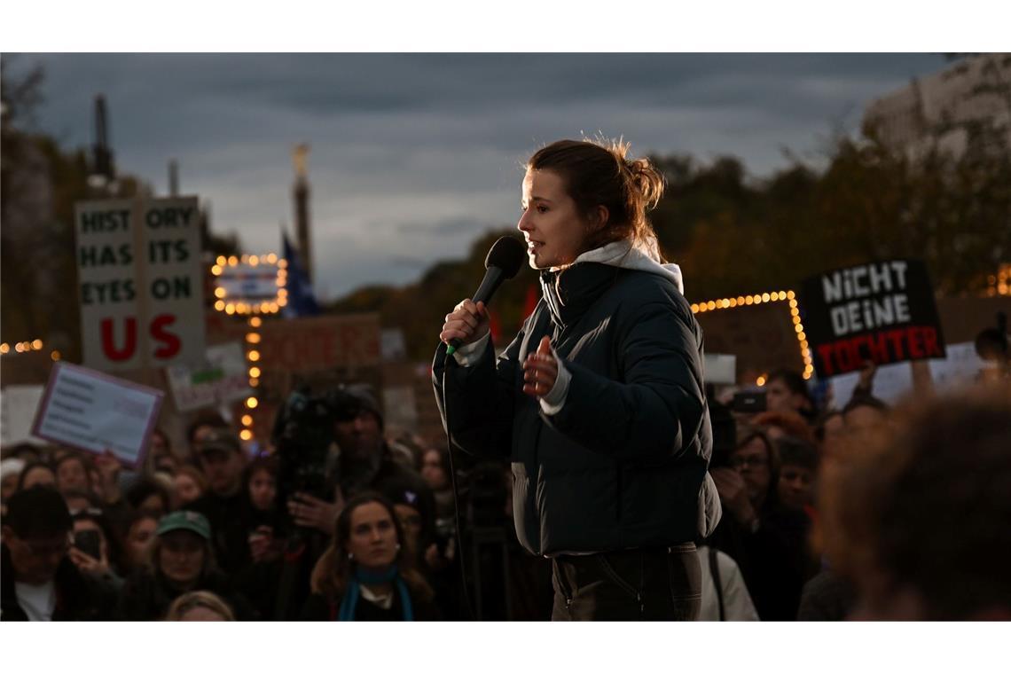 Luisa Neubauer kritisiert Merz für seine Äußerung.