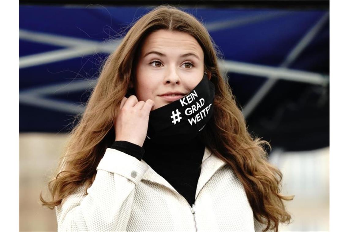 Klimaaktivistin Neubauer will Druck auf Parteien hochhalten Luisa Neubauer startet ihren Podcast „1,5 Grad“. Foto: Kay Nietfeld/dpa