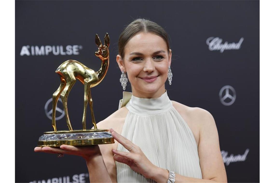 Luise Heyer hat in der Kategorie „Schauspielerin National“ gewonnen. Sie setzte sich gegen Alexandra Maria Lara und Jella Haase durch. Foto: Uli Deck/dpa