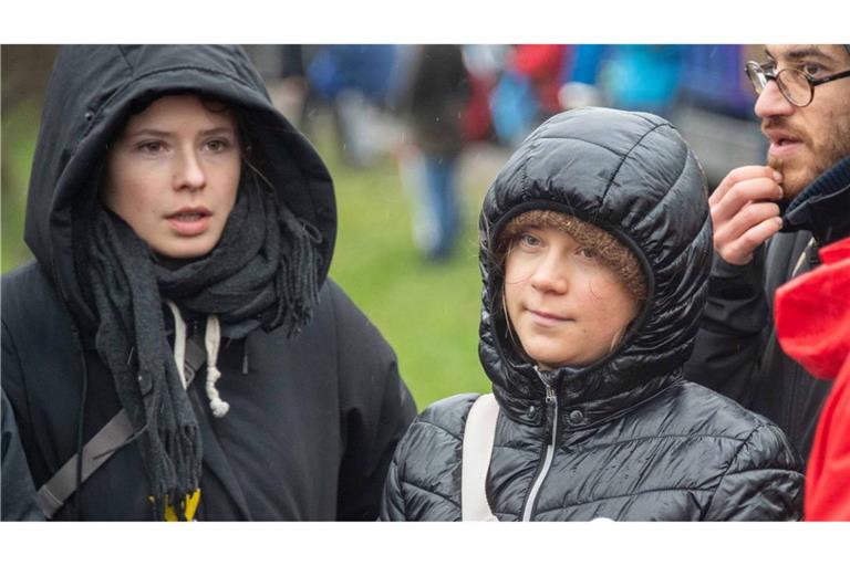 Luise Neubauer (links) hat den medialen Umgang mit Greta Thunberg kritisiert (Archivbild).