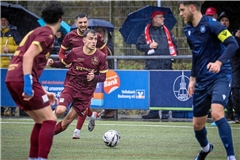 Lukas Hornek (am Ball) hat in der ersten Hälfte die beiden besten TSG-Torchencen gehabt, danach ging kaum noch was. Foto: Alexander Becher