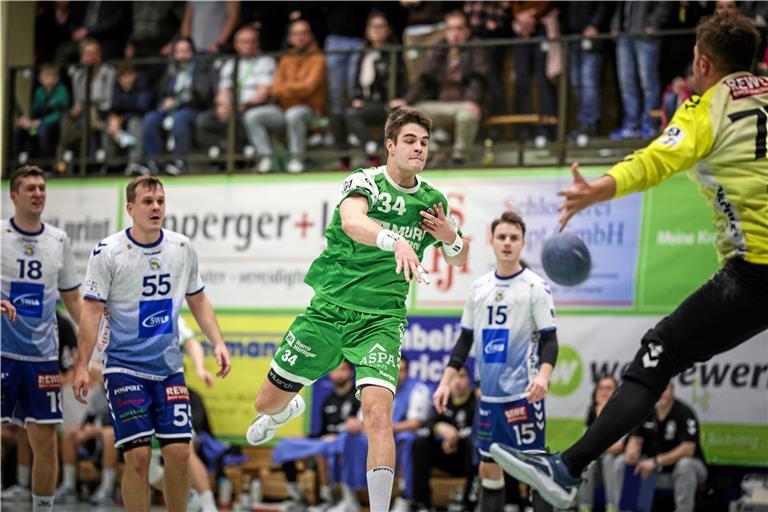Lukas Rauh und der HCOB sind auf einem guten Weg. Erst recht, wenn der Tabellenzweite morgen im Verfolgerduell siegt. Foto: Alexander Becher