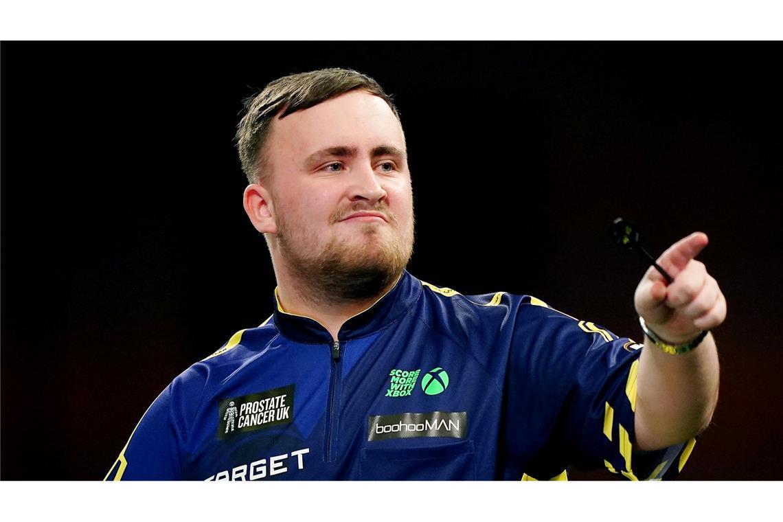 Fäuste und Tränen: Littler mit 17 Jahren Darts-Weltmeister Luke Littler zelebriert den Finaltag.