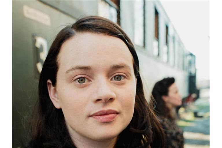 Luna Wedler als Sophie Scholl. Foto: Rebecca Rütten/SWR/BR/Sommerhaus//dpa
