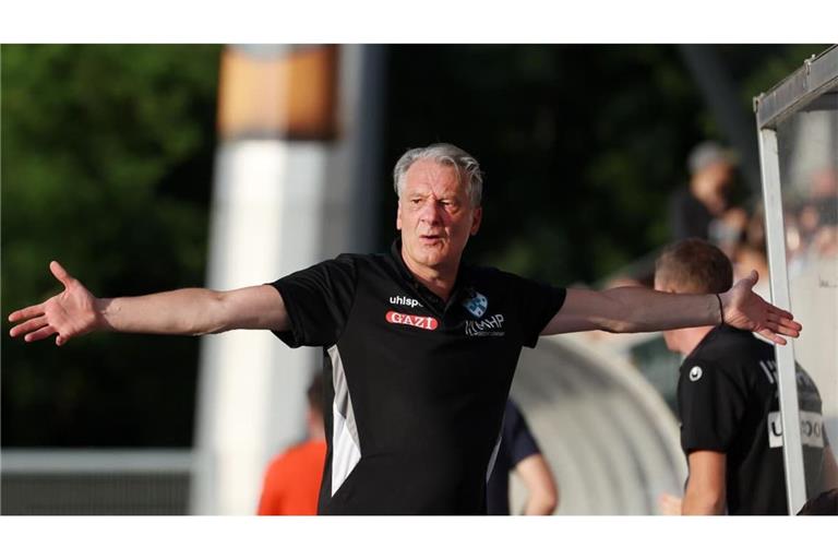 Lutz Siebrecht, der Geschäftsführer Sport des Fußball-Regionalligisten Stuttgarter Kickers, ist mit Leidenschaft dabei.