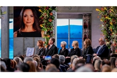 Machado selbst fehlte bei der Zeremonie, wurde jedoch zu einem späteren Zeitpunkt in Oslo erwartet.