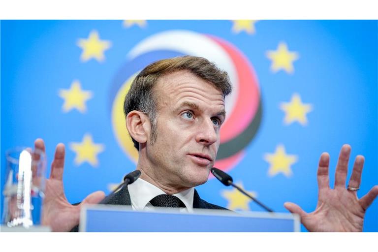 Macron will, dass Fake-Konten schneller aus sozialen Netzwerken entfernt werden (Archivbild).